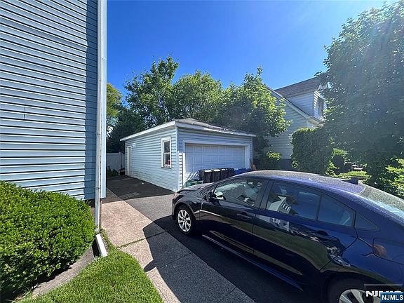 5th image of 149 3rd Ave