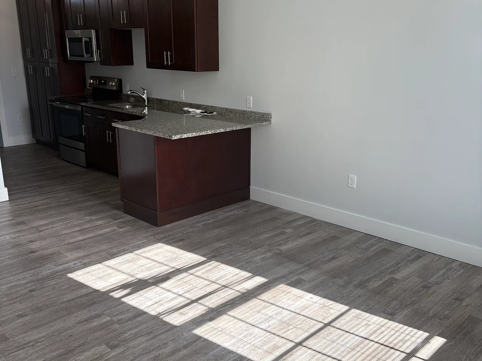 116 Fletcher St — Photo 3