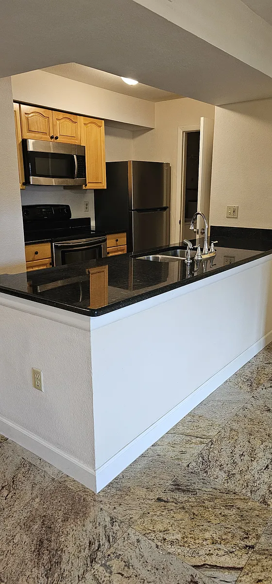 Building Photo - 3034 Parkway Blvd #105