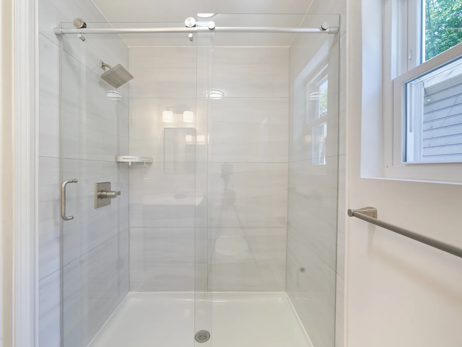 3 bed, 1350 sqft, $1,795 — Photo 3