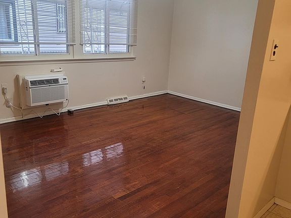 4th image of 10543 Flatlands 2nd St Floor 1