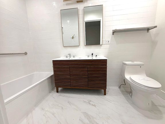 4th image of 273 Forrest St