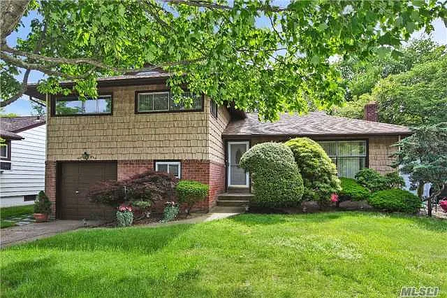 552 Richmond Rd photo 1