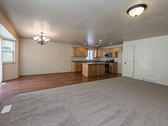 3rd image of 10368 N Tamarack Way