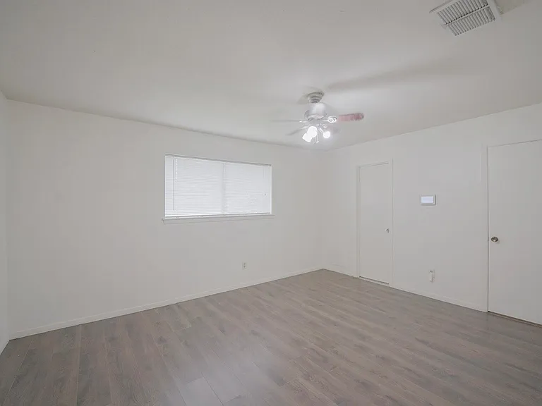 9811 Mango St — Photo 16