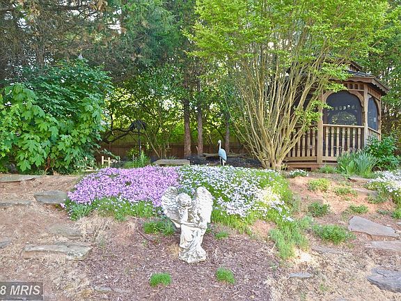 4th image of 5692 Caribbean Ct