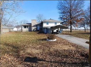 928 Sinclair Ave, South Roxana, IL 62087