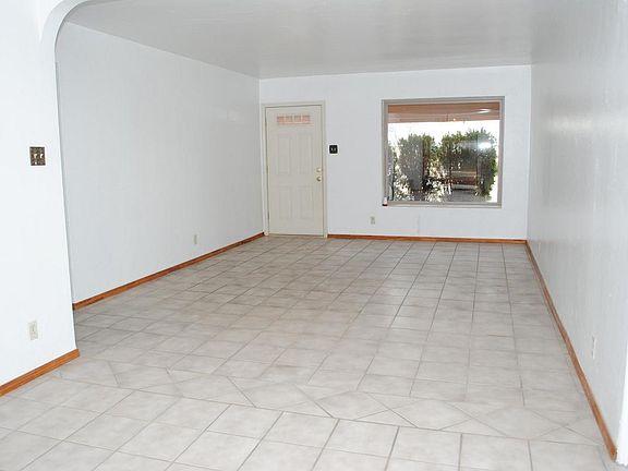 3rd image of 2102 Inez Dr NE