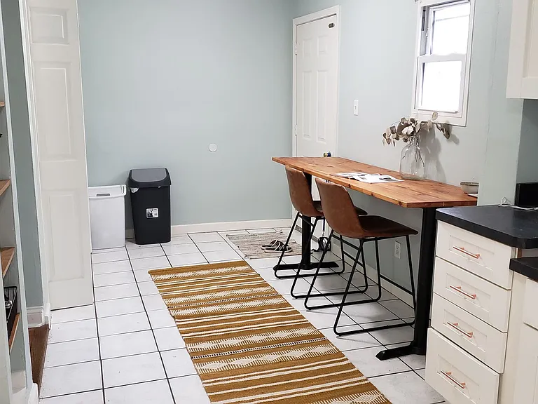 1537 E North Ave — Photo 16