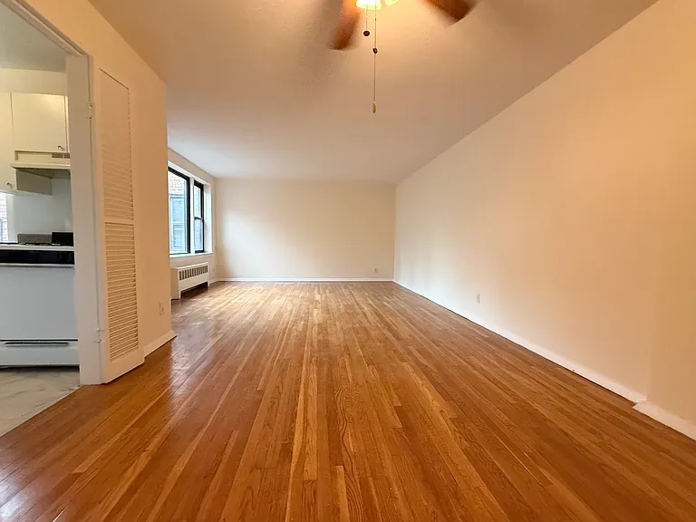 10 Franklin Ave #6L — Photo 3