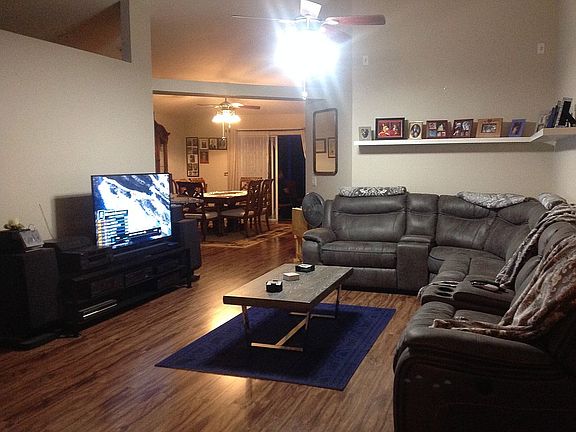 5th image of 221 Oak Branch Dr