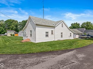 9290 E Vine St, Manilla, IN 46150