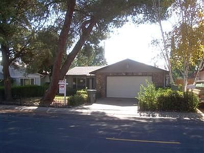 1st image of 1049 Carrie St