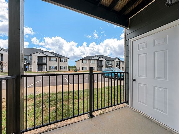2nd image of 6567 Nashville Rd #2B-2Ba-1200Sqft