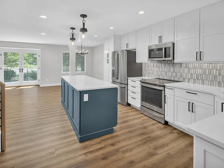 556 Moose Ct — Photo 4