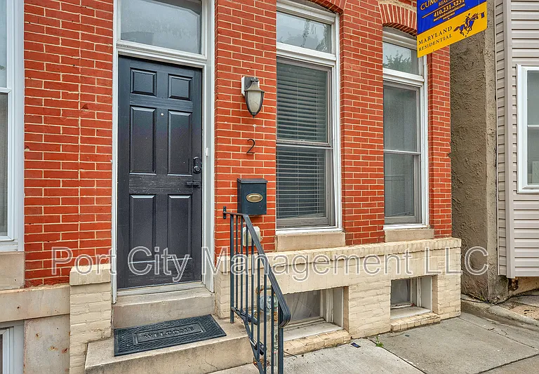 2 W Clement St — Photo 3