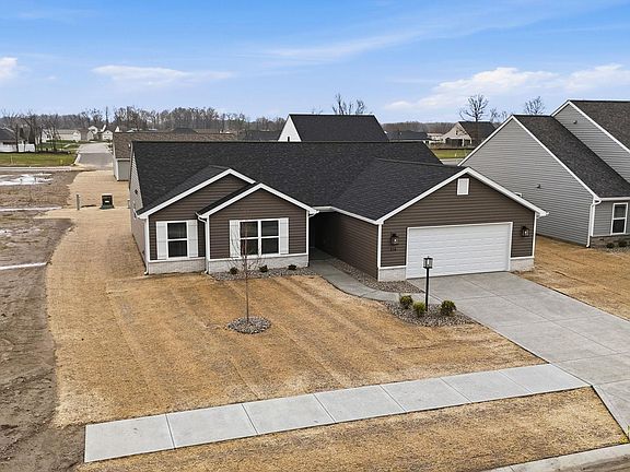 2nd image of 218 Saddle Ridge Dr