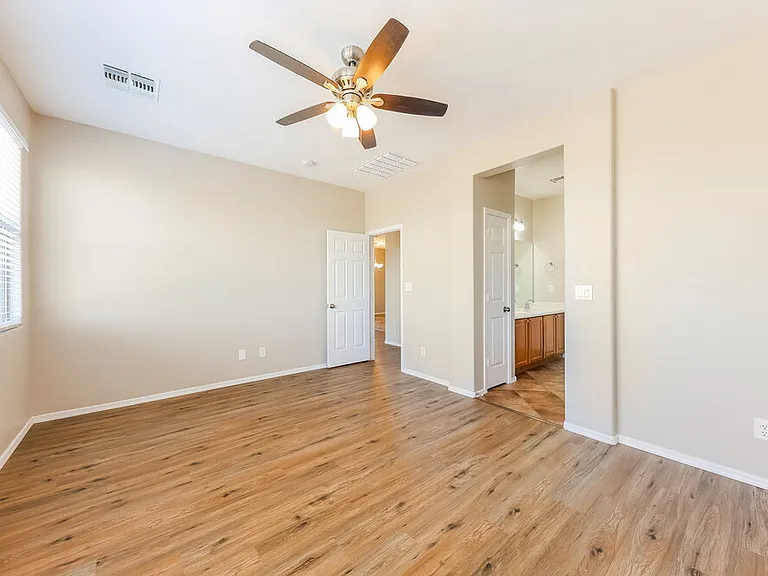 40810 N Hudson Ct — Photo 12