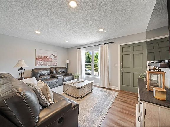 4th image of 8412 N Atkins Ct