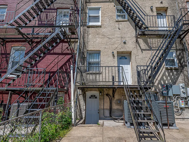 2103 Chelsea Ter #1 — Photo 24