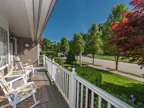 4th image of 33 Grampian Way