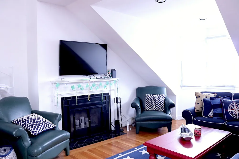 3 bed, 1000 sqft, $4,600 — Photo 1