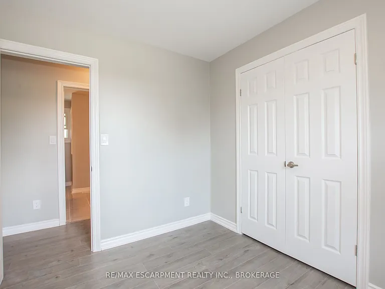 2 Wolfdale Pl #MAIN — Photo 28