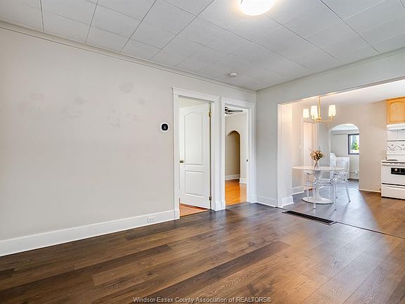 3rd image of 1062 Lena Ave