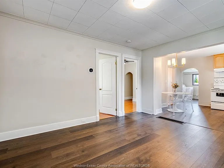 1062 Lena Ave — Photo 3