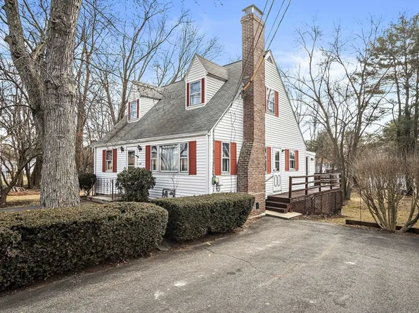 84 Locust St, Woburn, MA 01801