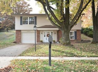 2387 Wesglen Estates Dr, Maryland Heights, MO