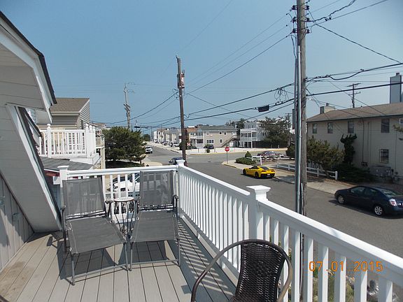 4th image of 211 93rd St