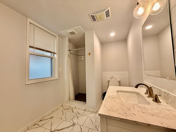 4th image of 268 Ainslie St #1