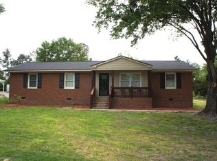 927 Saddlebrook Rd, Cheraw, SC 29520