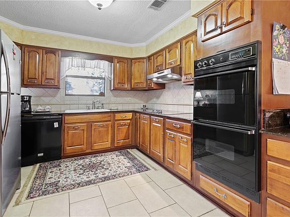 3rd image of 110 Shaunell Dr