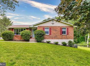 12368 Howard Lodge Dr, Sykesville, MD 21784