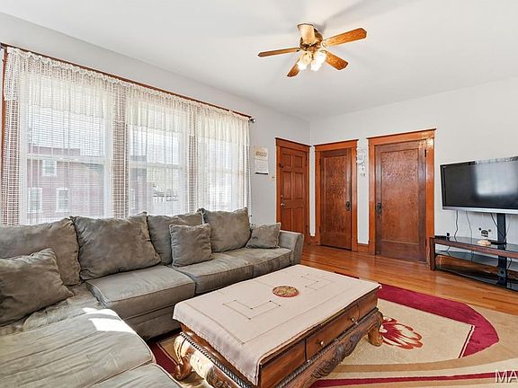 5th image of 2703 Pestalozzi St