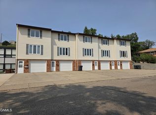 904 2nd St NW APT 4, Mandan, ND 58554