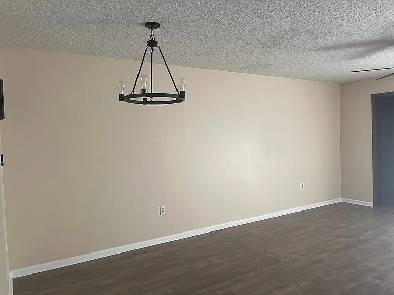 2112 W Martin St — Photo 11