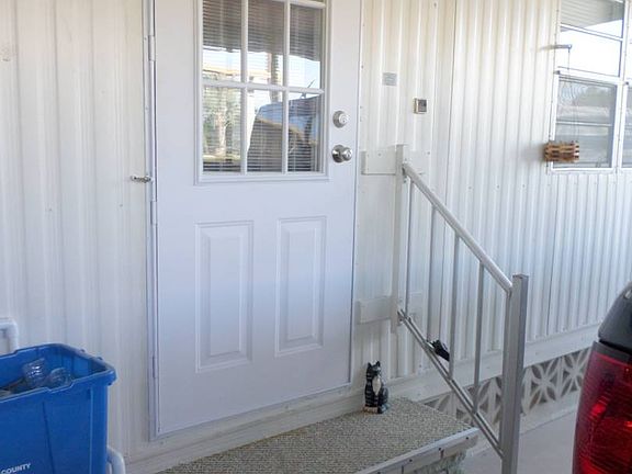 3rd image of 2118 York Dr