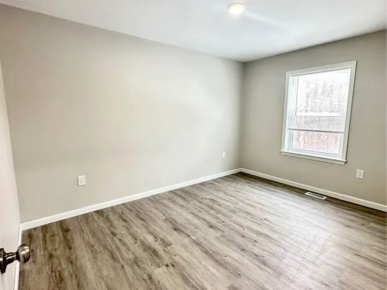 24 Magnolia Rd #3 — Photo 6
