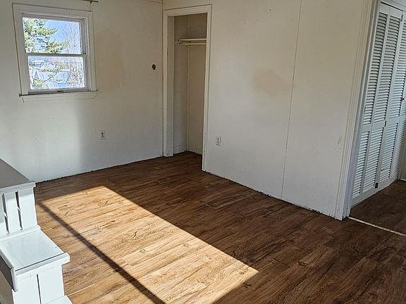 4th image of 28 Columbia St #4