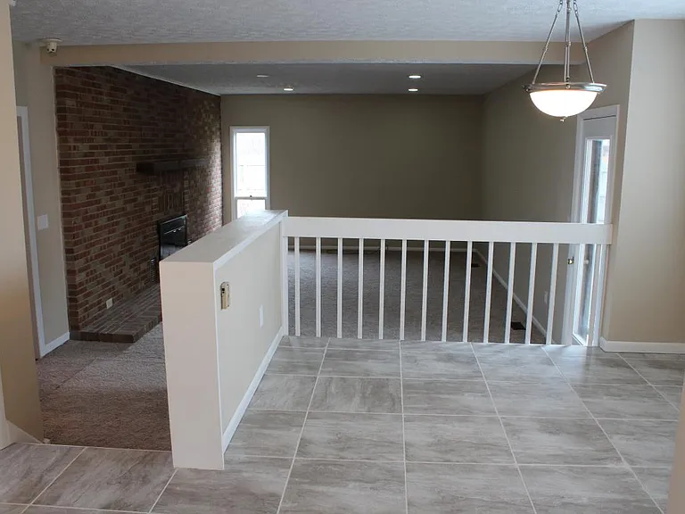 7690 Old Foxe Ct — Photo 3