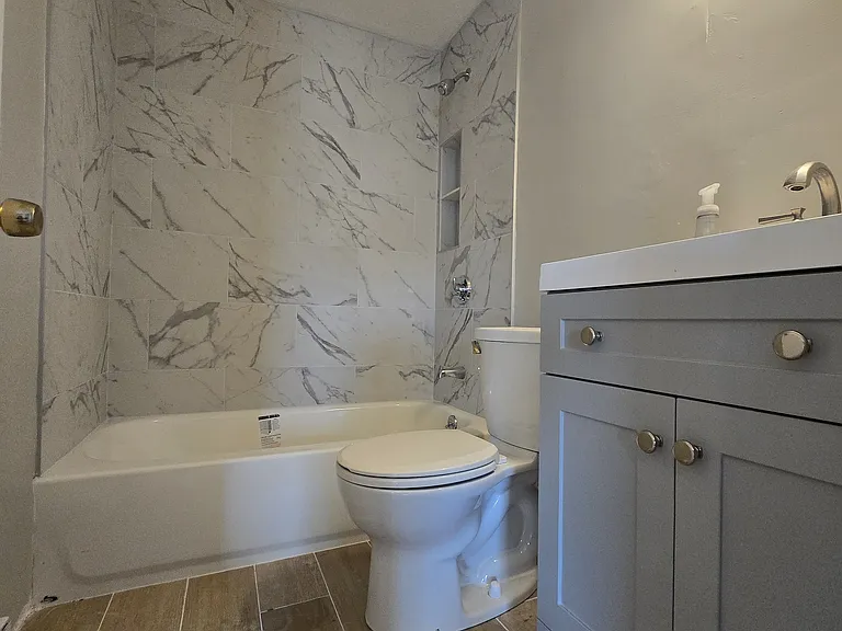 88 Broadway #10 — Photo 15