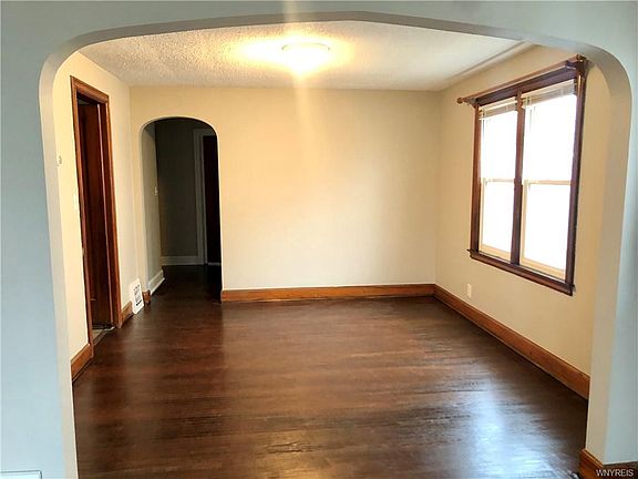 4th image of 37 Tillotson Pl