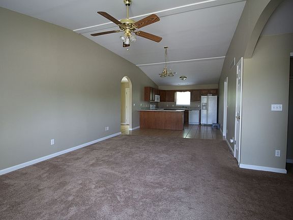 2nd image of 800 Douglas St