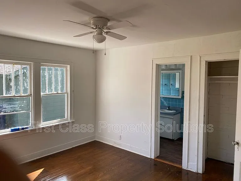 1801 N Jordan Ave — Photo 3
