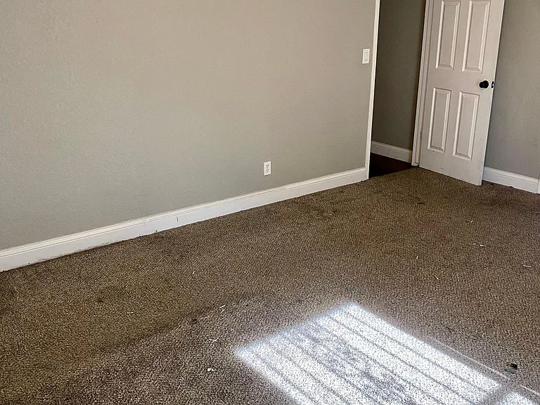 3073 Fowler Ave — Photo 21