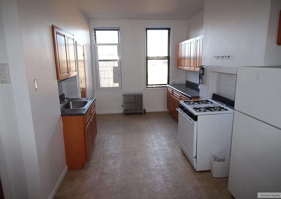 1st image of 155 Wilson Ave APT 3R
