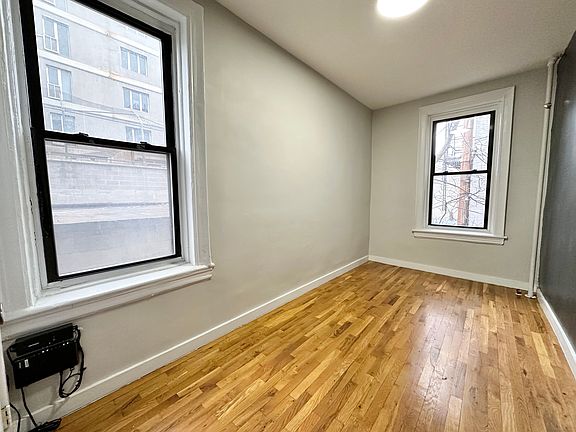 4th image of 647 4th Ave APT 3